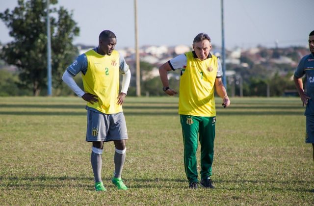 Roberto Fonseca comandou única atividade antes do jogo contra o Londrina - Ícaro Rodrigues