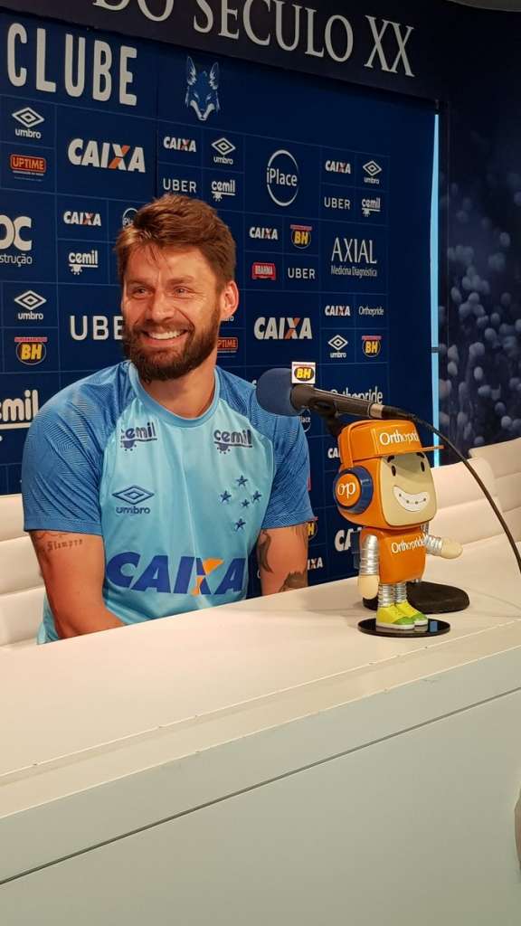 Rafael Sóbis diz que amistosos contra o Corinthians darão ritmo ao Cruzeiro