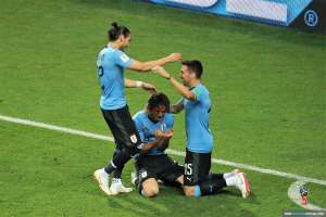 Cavani mostra confiança em sequência do Uruguai na Copa: 'Continuar sonhando'