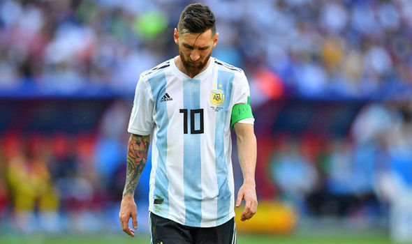 Imprensa argentina destaca fim da geração de Messi após eliminação na Copa 2 0002050324255 img