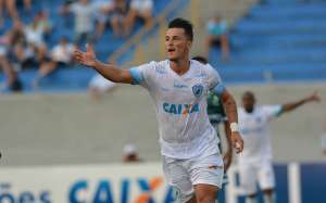 Belusso, do Vitória, passa por exames e está perto de ser anunciado pelo Coritiba