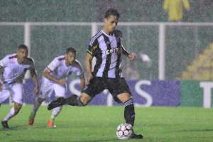 Fluminense faz sondagem por Henan, atacante do Figueirense