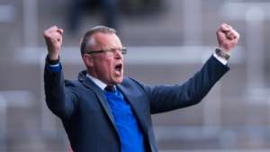 Técnico da Suécia se surpreende ao ouvir torcedores gritarem seu nome: 'Surreal'