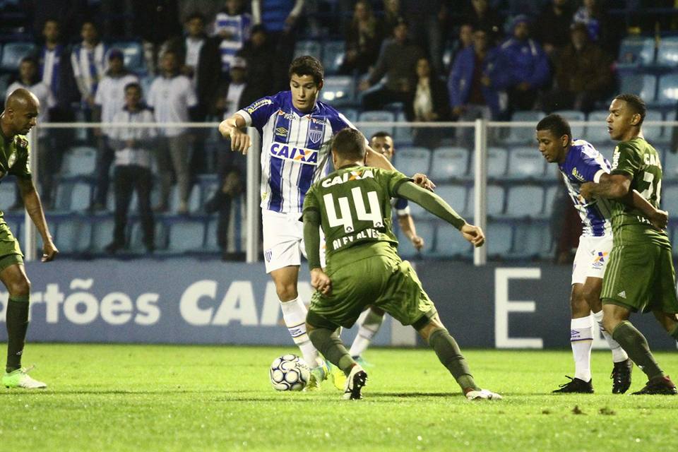 SÉRIE B: G4 pode ter novos integrantes e Rei Pelé recebe técnicos estreantes