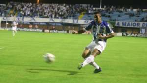 Avaí x Goiás - Seguir no G4 ou voltar para a zona de rebaixamento?