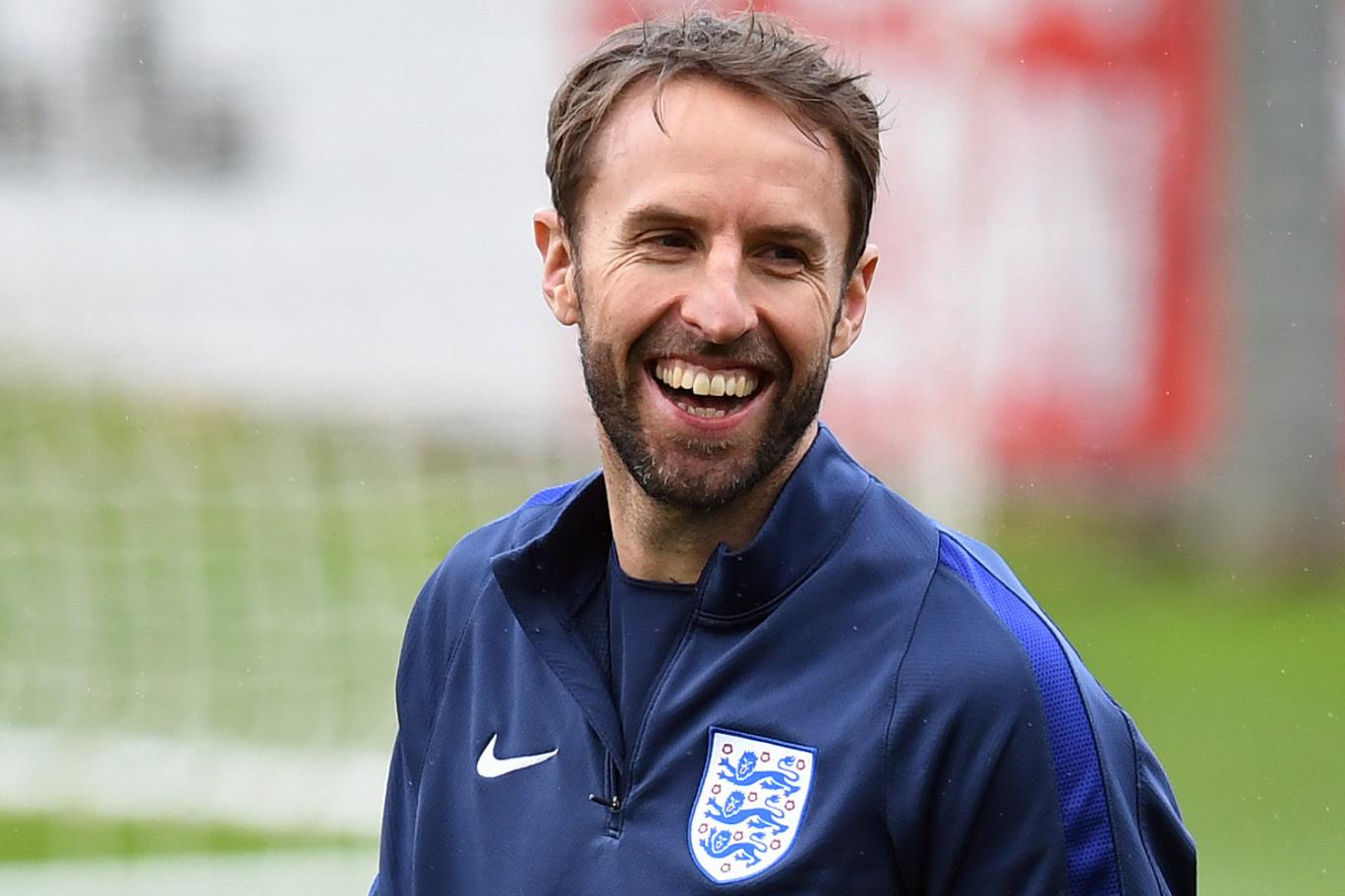 Southgate exalta disciplina e inteligência da Inglaterra e nega simulações