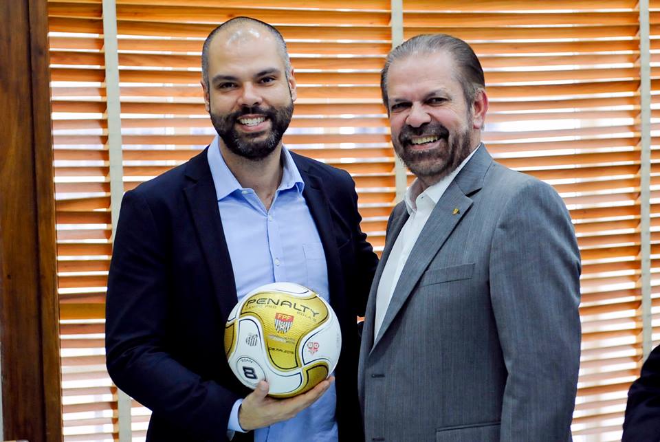 Presidente da FPF encontra prefeito de São Paulo para debater Copa SP de 2019