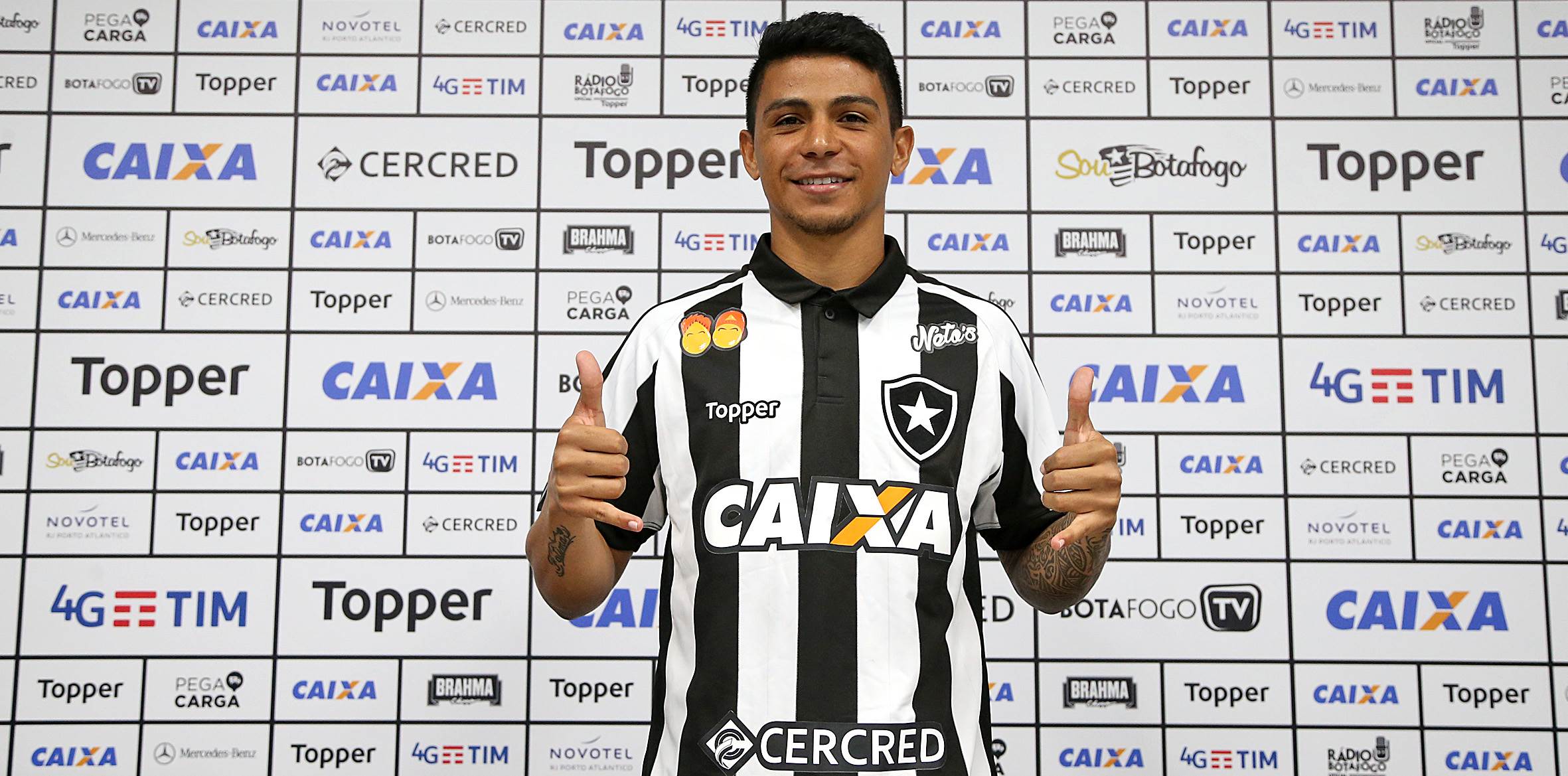 Meia do Botafogo, Renatinho destaca cobrança do técnico Paquetá por marcação