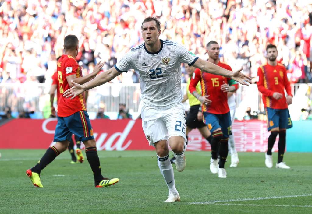 De desacreditada antes da Copa, seleção da Rússia é 'abraçada' pela sua torcida