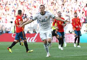 De desacreditada antes da Copa, seleção da Rússia é 'abraçada' pela sua torcida