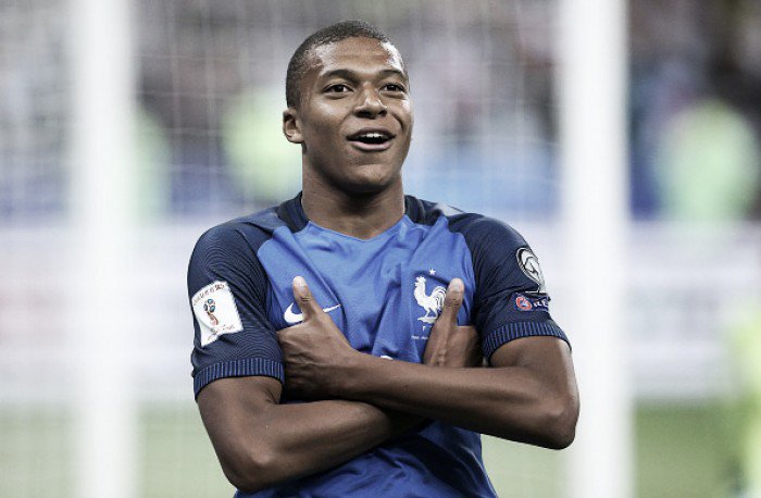 Após dizer que não fez oferta por Neymar, Real nega ter acordo com PSG por Mbappé