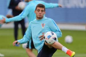 Strinic volta a treinar e Kovacic segue como dúvida na Croácia