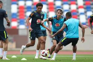 Pela primeira vez desde que convocada, seleção treina com todos jogadores