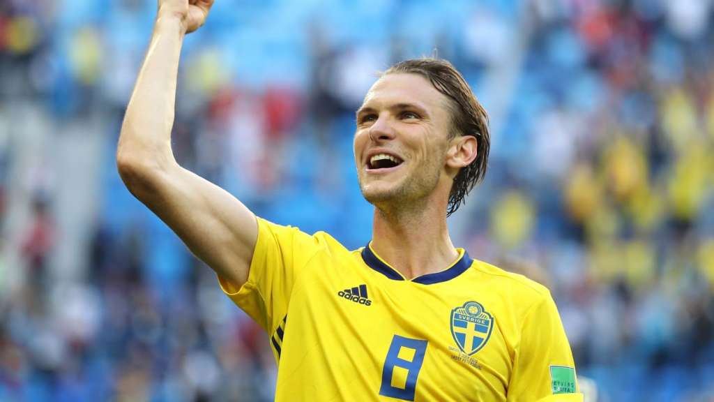 O volante Albin Ekdal se lesionou no jogo contra a Suíça e não participou do treino desta quarta-feira