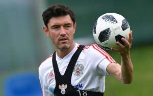 Zhirkov volta a ser desfalque em treino e deve desfalcar Rússia contra a Croácia