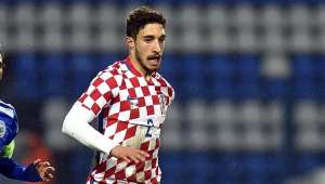 Lateral da Croácia exalta importância de Modric na Copa: 'É o nosso líder'
