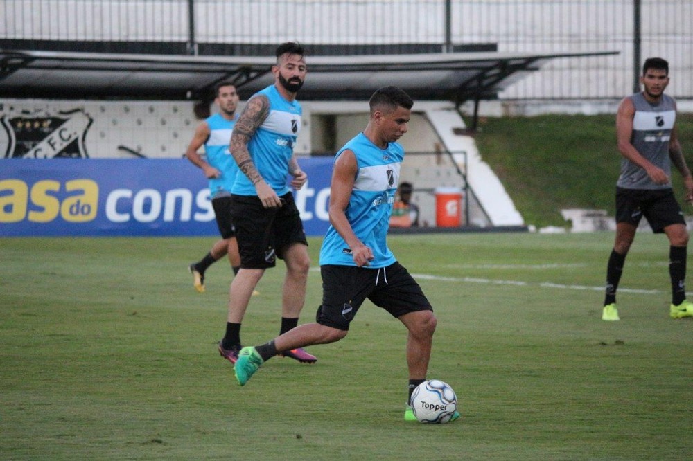 Série C: Precisando vencer, Ranielle terá que mexer no time titular do ABC