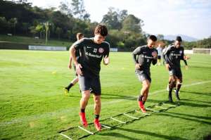 Sem D'Alessandro e Damião, Hellmann indica time titular do Inter para jogo-treino