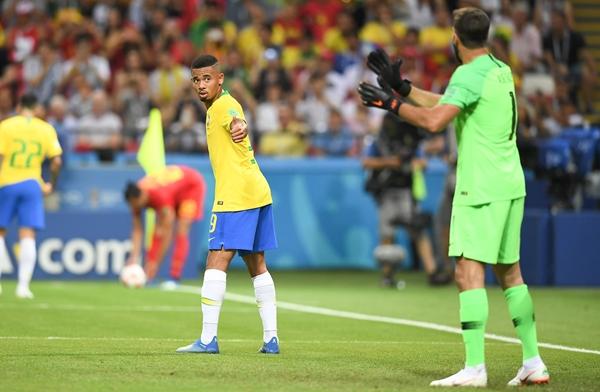 Gabriel Jesus e Alisson antes do lance do gol. foto: Rodrigo Villalba