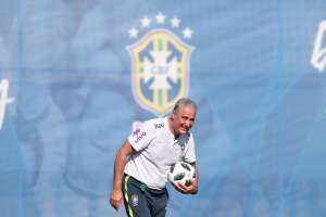 Para CBF, Tite continuará sendo o técnico da seleção mesmo após queda na Copa