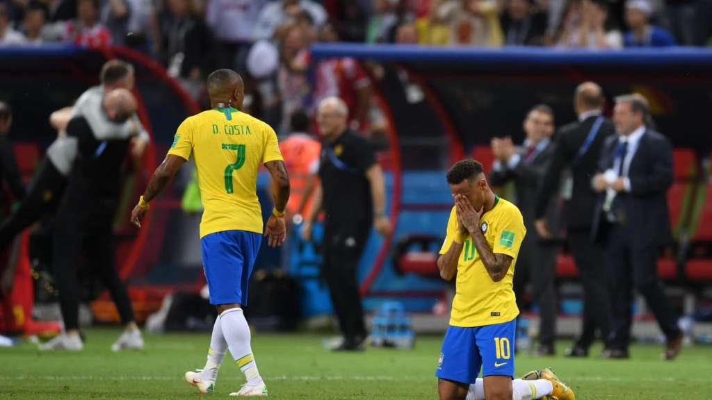 Neymar, que deixou a desejar, lamenta a eliminação precoce do Brasil no Mundial