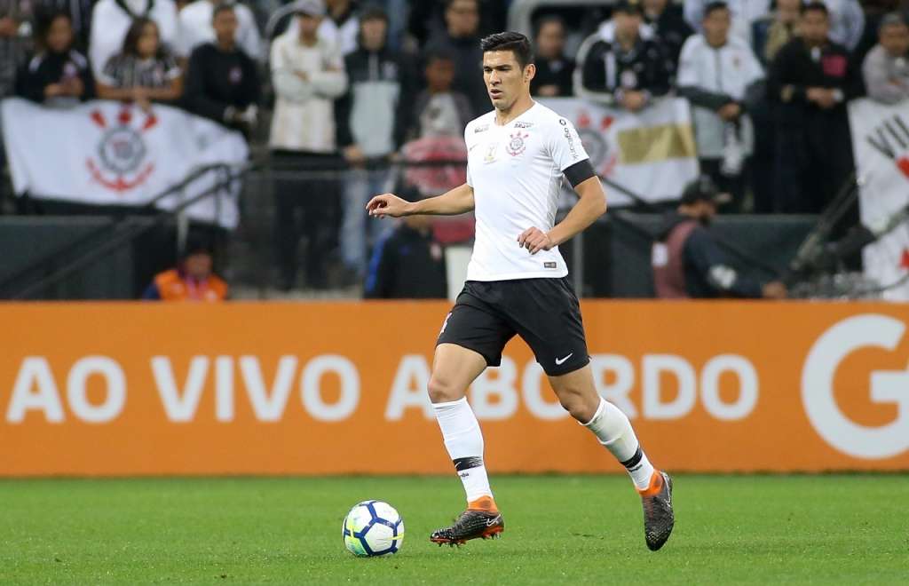 O zagueiro Balbuena recebeu uma proposta do West Ham e foi liberado pelo Corinthians