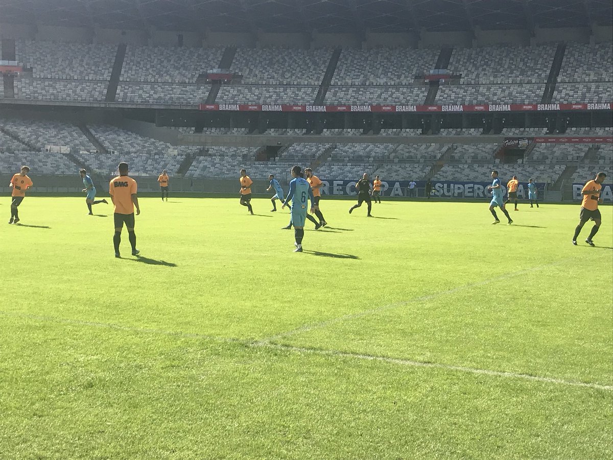 Em jogo-treino no Mineirão, Cruzeiro só empata com o Coimbra por 1 a 1