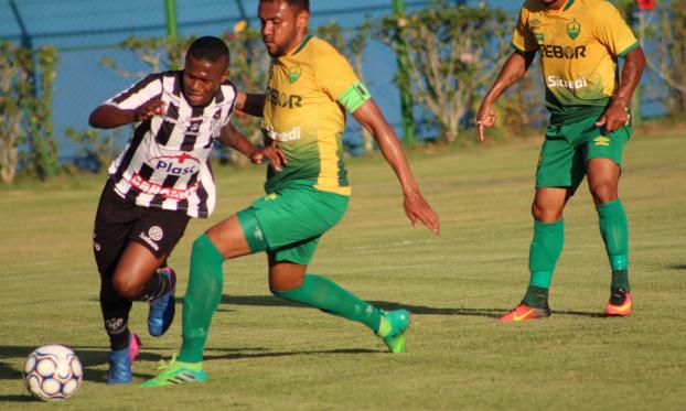 Cuiabá sofreu marcação cerrada do Cuiabá e acabou derrotado. Foto: Marina Proton - Tupi