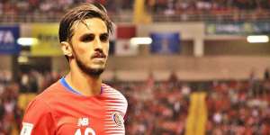 Camisa 10 da Costa Rica na Copa, Bryan Ruiz embarca para fechar com Santos