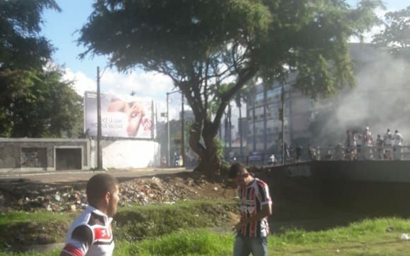 Torcedores entraram em confronto antes do jogo entre Santa Cruz x Remo