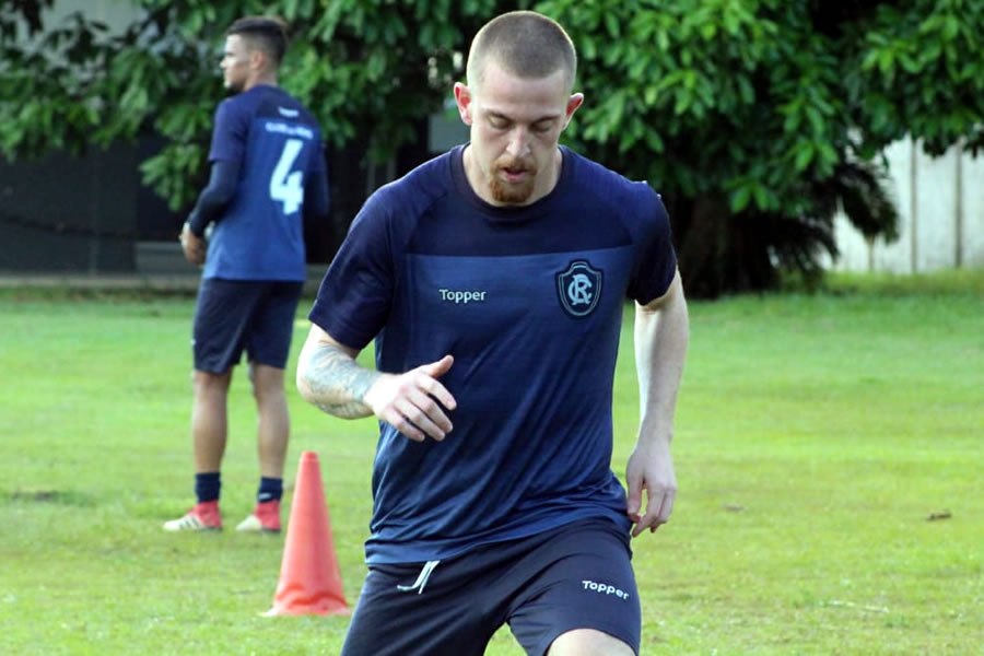 Série C: Após expulsão, volante do Remo revela atraso salarial ao xingar árbitro