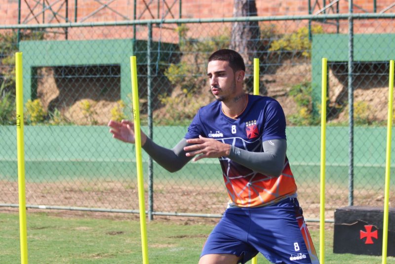 Thiago Galhardo elogia Jorginho e diz que Vasco voltará forte no 2º semestre