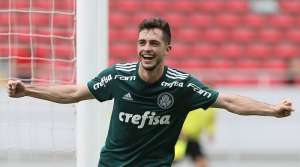 Destaque nos amistosos, Hyoran ganha força na luta pela titularidade no Palmeiras
