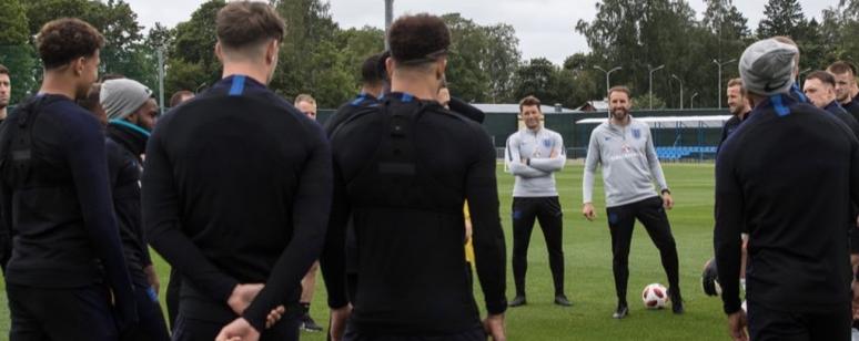 Técnico inglês elogia adversários, mas aposta nas qualidades do English Team