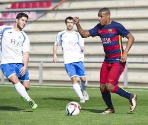 Ponte Preta contrata ex-meia do Barcelona e grande promessa do Fluminense