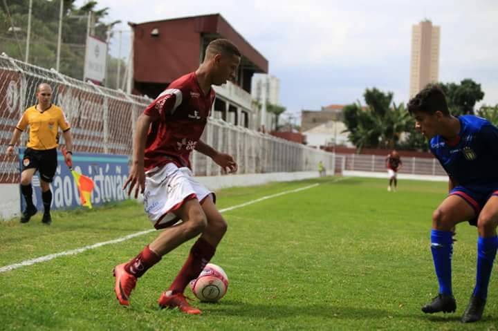 Paulista Sub17: Atacante do Juventus fala sobre classificação apertada e analisa grupo