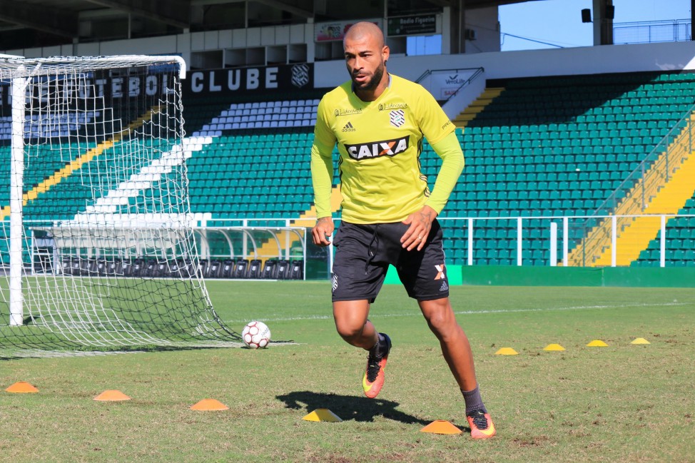 Série B: Guarani oficializa retorno de Ferreira, vice-campeão da Série C