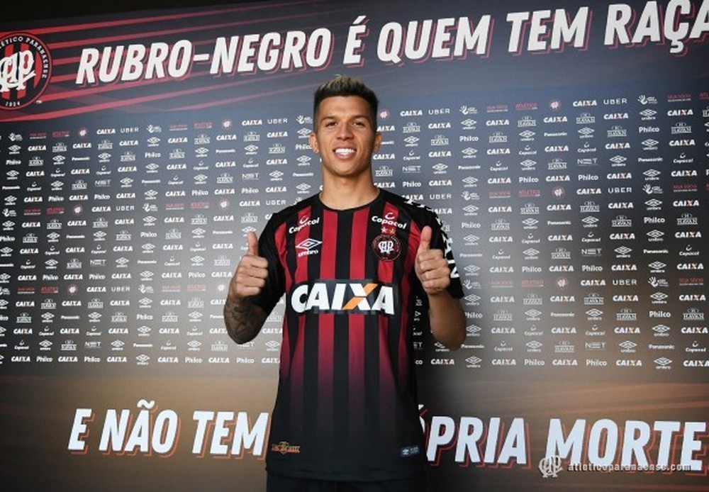 Atlético-PR apresenta o meia Bruno Nazário: “Novo desafio na carreira”