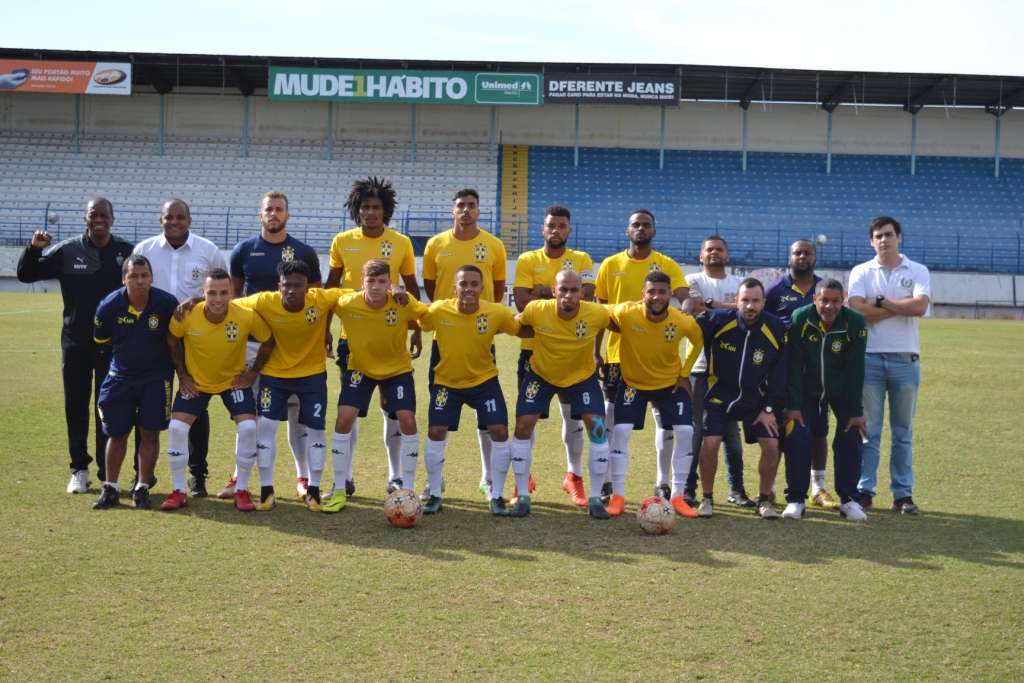Com vaga em debute, técnico do Talentos 10 exalta filosofia e montagem
