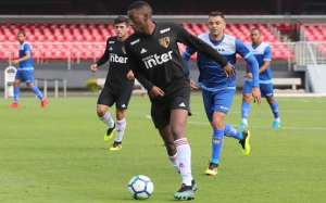 Carneiro marca e reservas do São Paulo vencem São Caetano em jogo-treino