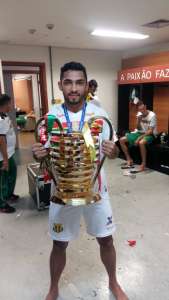 Série B: Volante do Sampaio comemora segundo título: 'Vivendo um sonho'