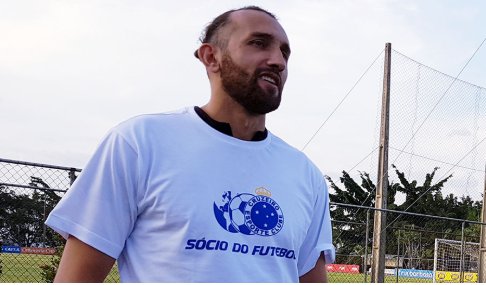 Com festa, Barcos chega a BH e será apresentado pelo Cruzeiro neste sábado