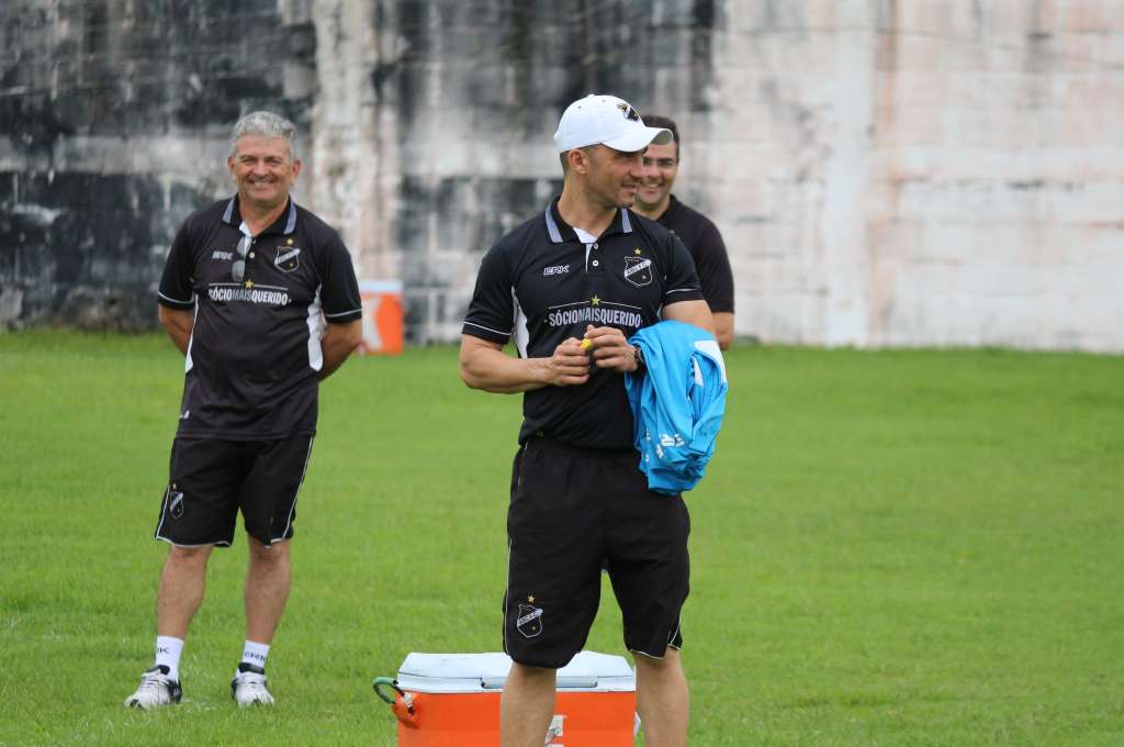 Em busca de encerrar a sequência de cinco jogos sem vitória, o técnico Ranielle Ribeiro vai fazer mudanças no time do ABC