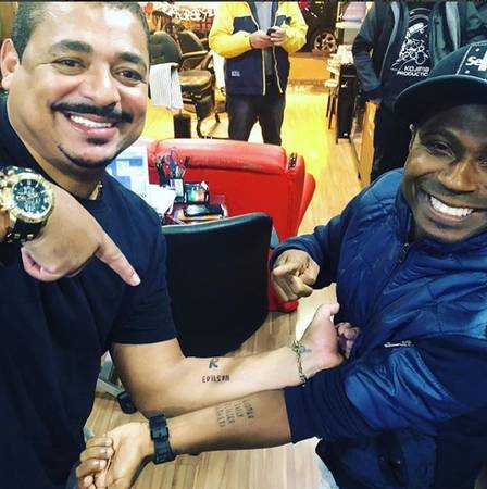 Edilson Capetinha faz tatuagem com nome de Vampeta e tem prisão decretada no mesmo dia 2 0002050327454 img