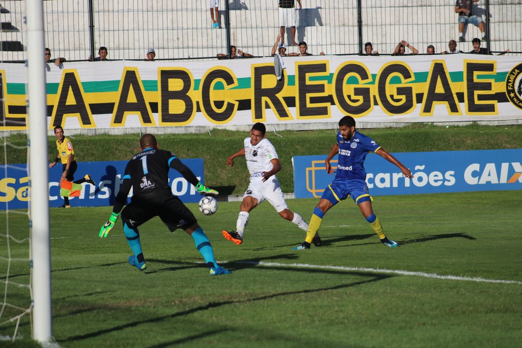 ABC-RN 4 x 0 Confiança-SE – Alvinegro goleia e entra de vez na briga pelo G4