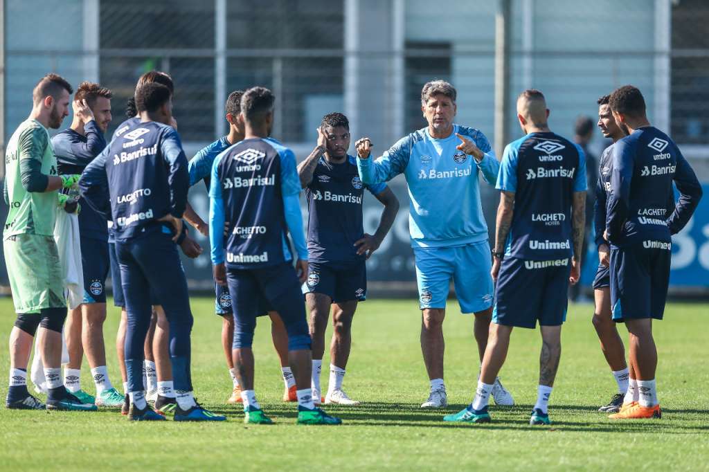 Renato Gaúcho quebra cabeça para deixar o Grêmio 100%