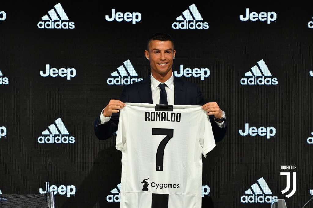 Ronaldo nega retrocesso com ida à Juventus e mira levá-la ao 'nível mais alto'