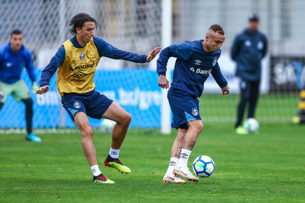 Pedro Geromel falou à imprensa pela primeira vez após retorno do Mundial