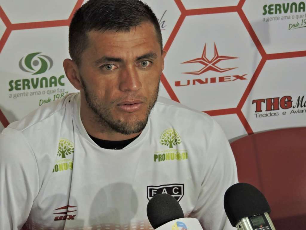 Edson Cariús preza respeito ao São José, mas fala em fazer o dever dentro de casa (Foto: Ronaldo Oliveira)