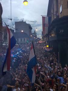 Modric celebra festa croata com 250 mil pessoas nas ruas: 'Realizamos um sonho'